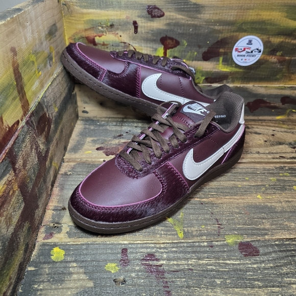Women Nike Field General Burgundy Crush Pony Hair IB2323-600 size 7.5 new - Picture 1 of 8